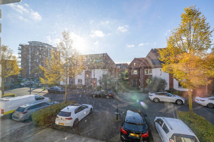 Photo 41 of Charactostraat 55