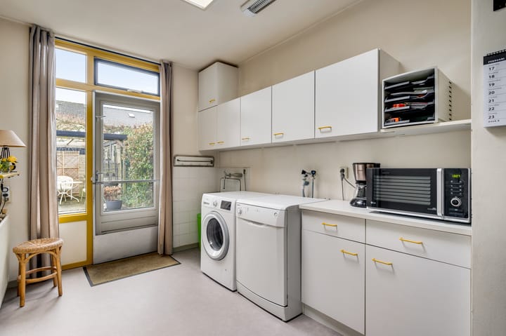 Foto 14 van Burgemeester Moorenstraat 1