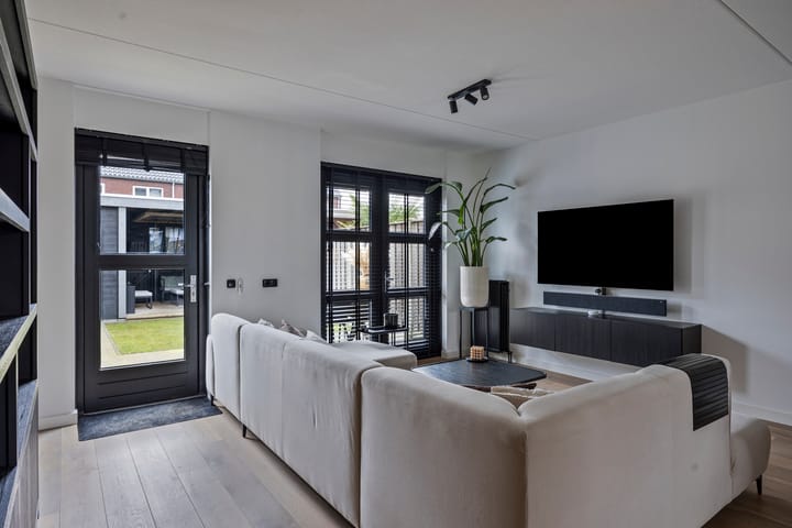 Photo 10 of Hoofdmanstraat 13