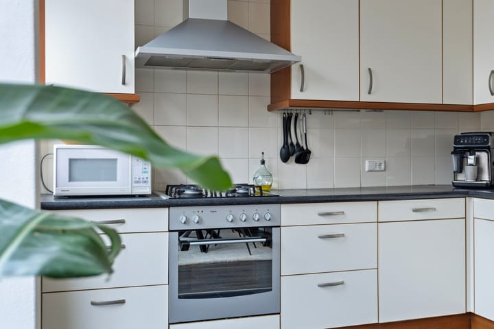 Photo 15 of Emanuel de Wittestraat 18