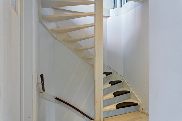 Photo 16 of Emanuel de Wittestraat 18