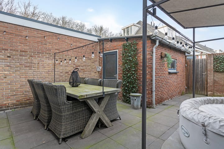 Photo 27 of Emanuel de Wittestraat 18