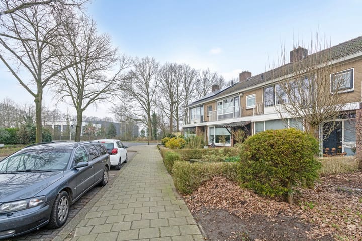 Photo 30 of Emanuel de Wittestraat 18