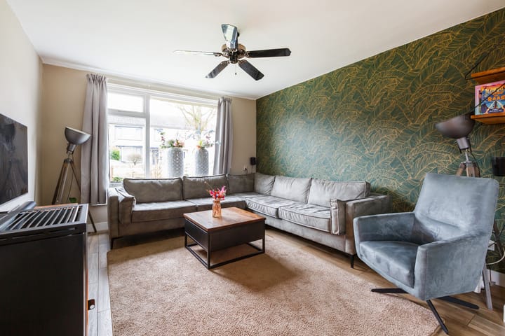 Foto 3 van van Limburg Stirumlaan 65