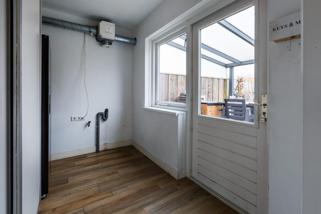 Foto 13 van van Limburg Stirumlaan 65