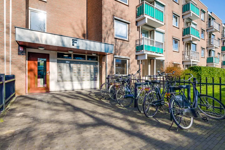 Foto 2 van Adelbert van Scharnlaan F 1