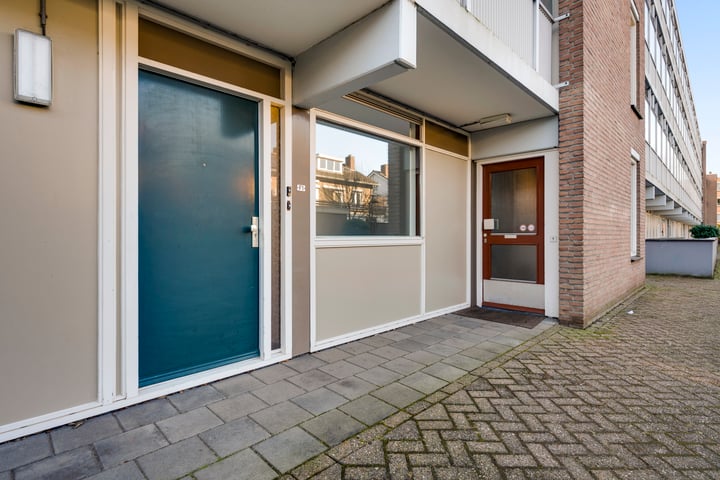 Foto 4 van Adelbert van Scharnlaan F 1