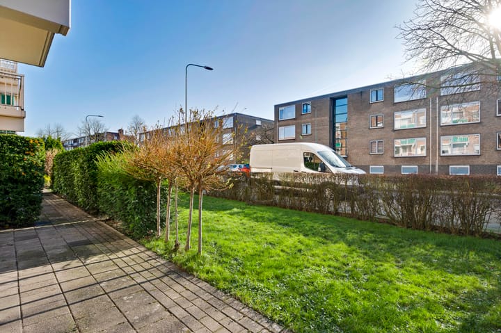 Foto 6 van Adelbert van Scharnlaan F 1