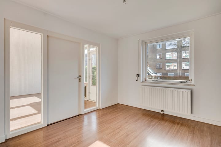 Foto 10 van Adelbert van Scharnlaan F 1