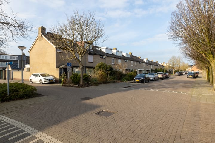 Foto 27 van Meeuwenlaan 36