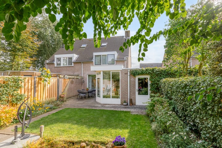 Foto 25 van Marga Klompéstraat 62