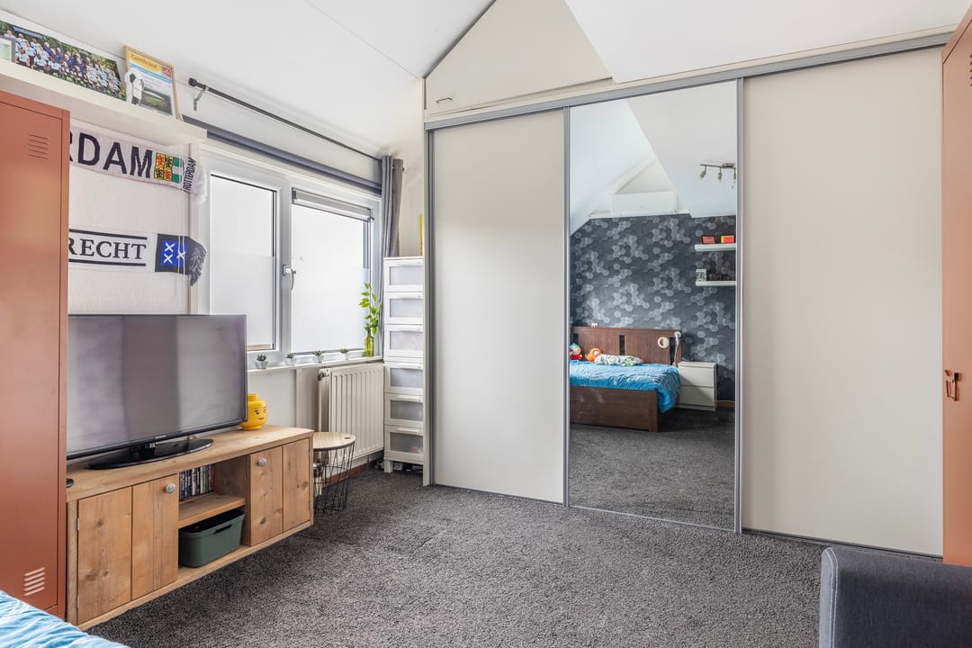 Photo 11 of Beekenstein 100