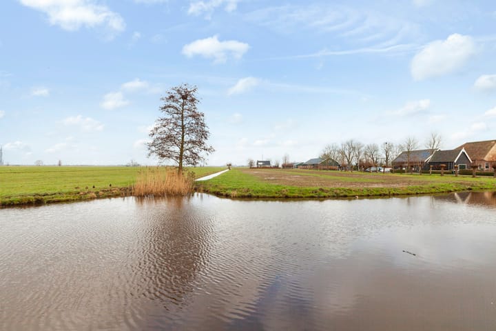 Photo 38 of Koolmeesstraat 2