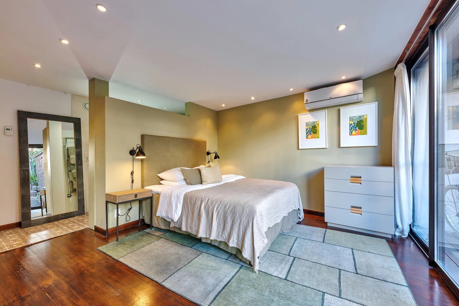 Foto 12 van Cannes Banane