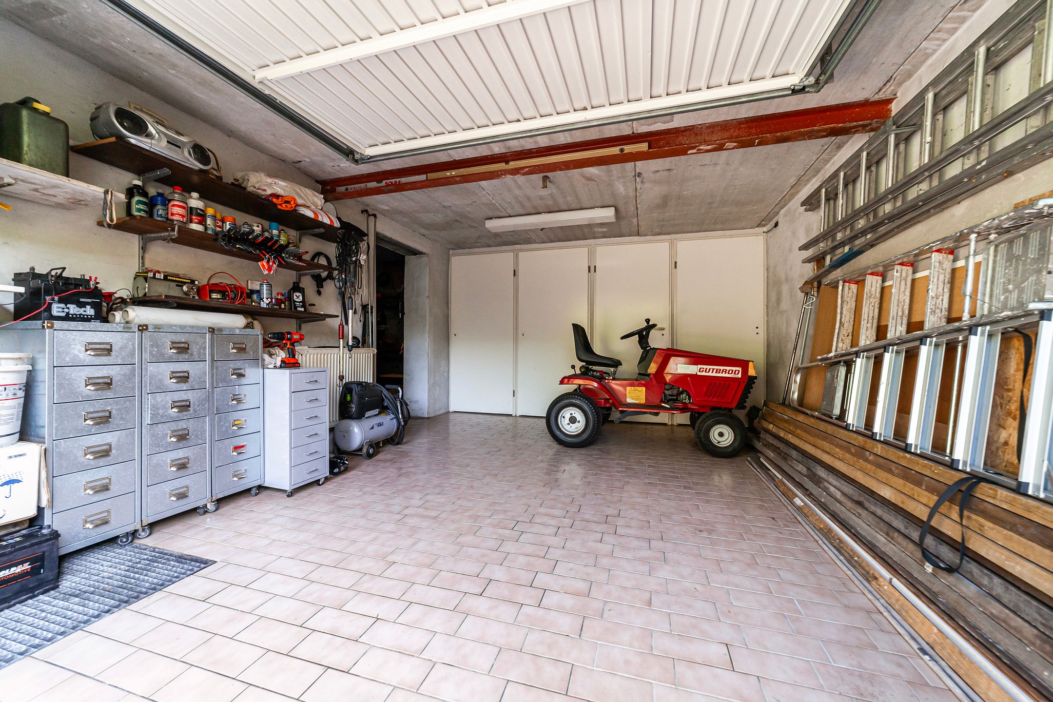 Photo 81 of Urnenveldweg 20