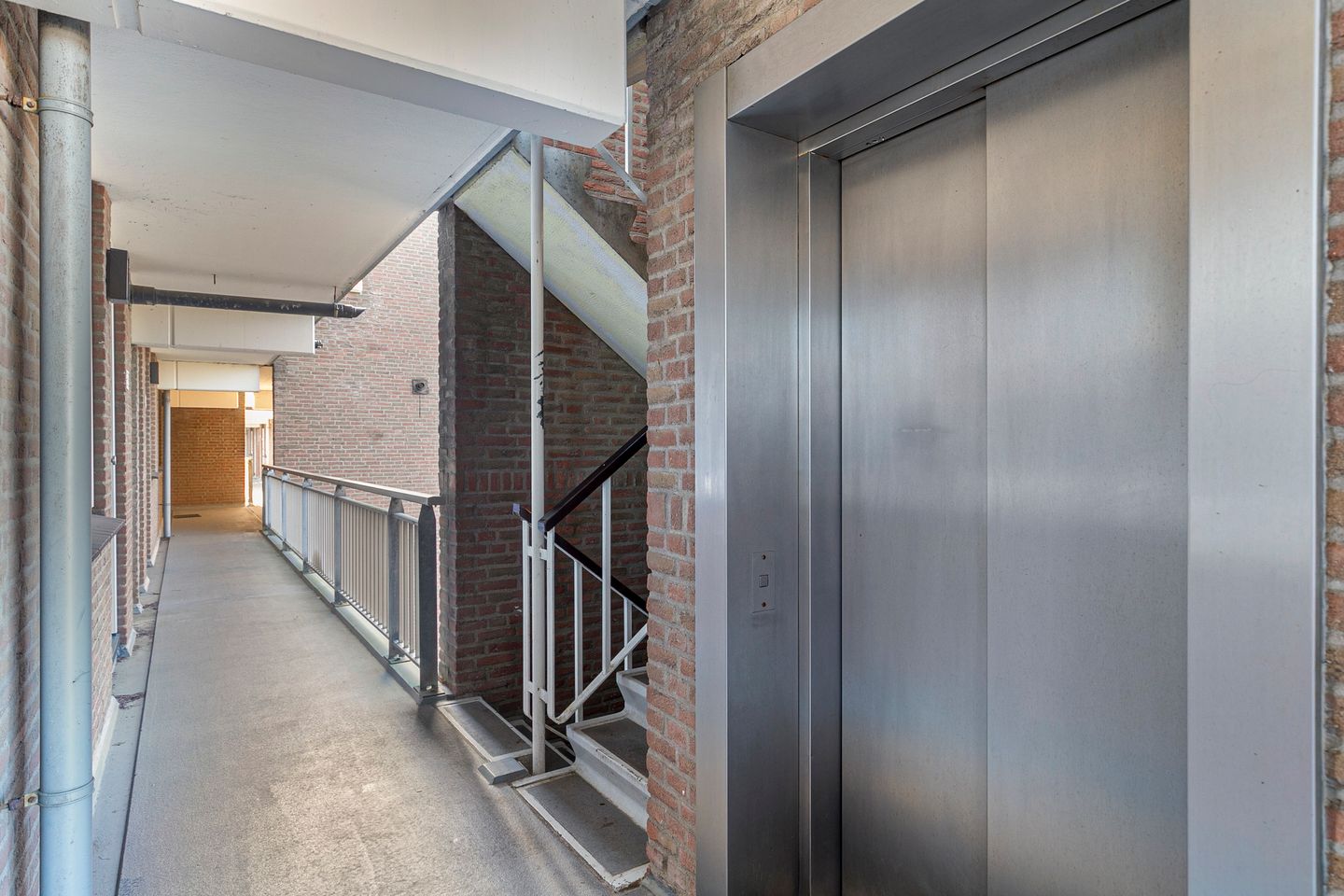 Photo 4 of Arthur van Schendelplein 32