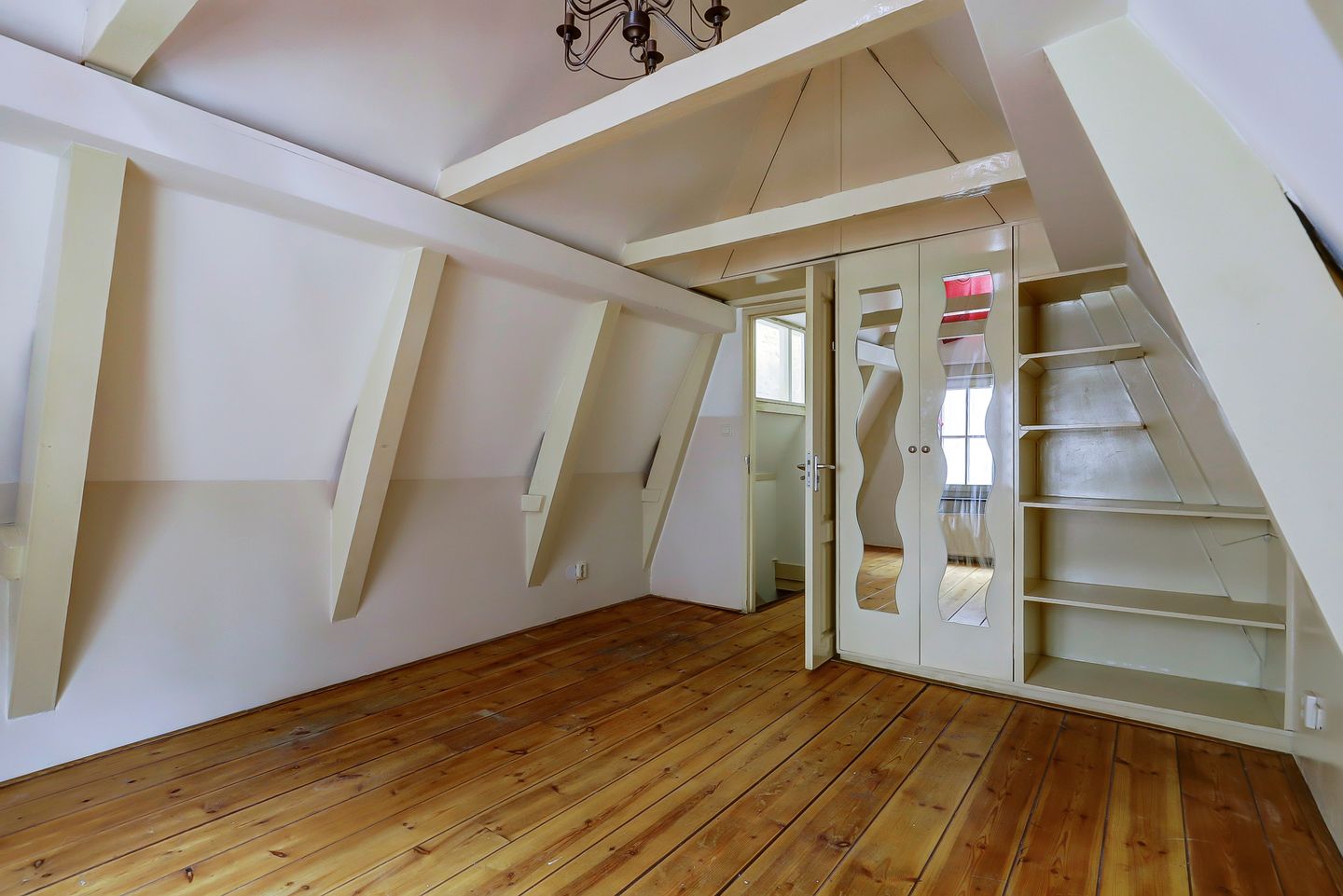 Photo 14 of Sint Jacobsstraat 21-B