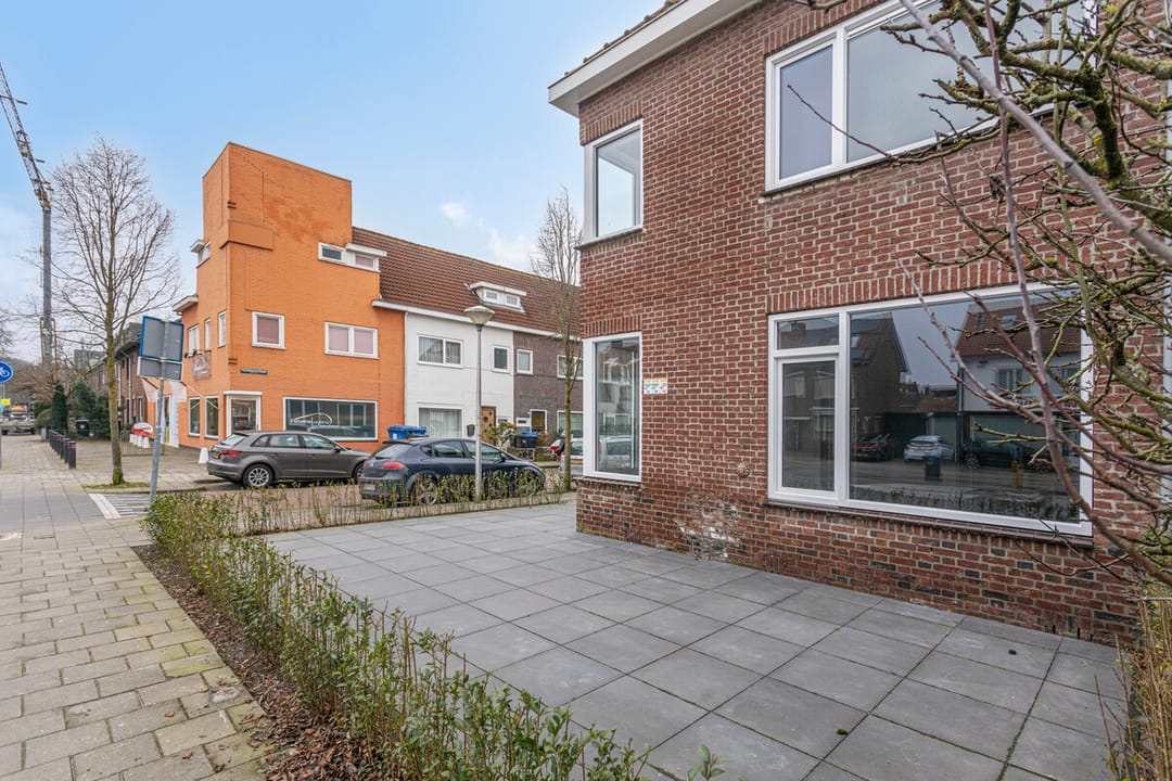 Foto 16 van Pioenroosstraat 2