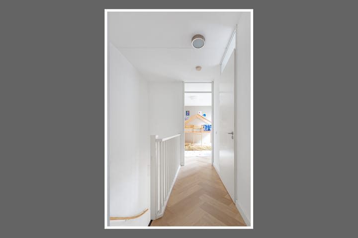 Foto 26 van Eva Besnyöstraat 579