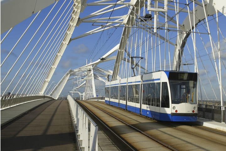 Foto 36 van Eva Besnyöstraat 579