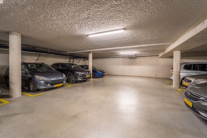 Foto 39 van Eva Besnyöstraat 579