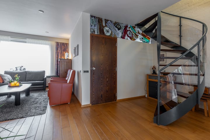 Photo 9 of Caumerboord 81