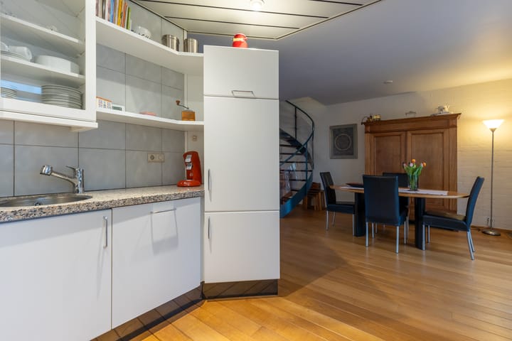 Photo 13 of Caumerboord 81