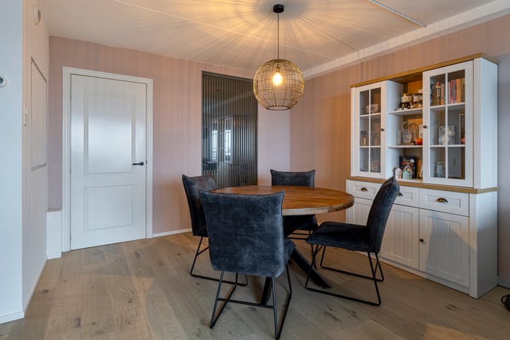 Photo 17 of Burgemeester D. Kooimanweg 427