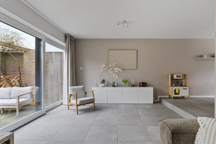 Foto 11 van Van der Lekstraat 10