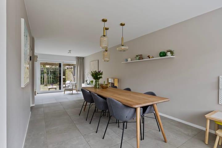 Foto 15 van Van der Lekstraat 10