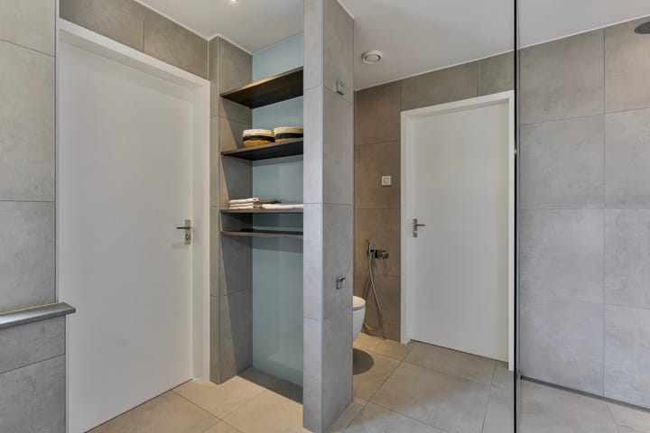 Foto 22 van Van der Lekstraat 10