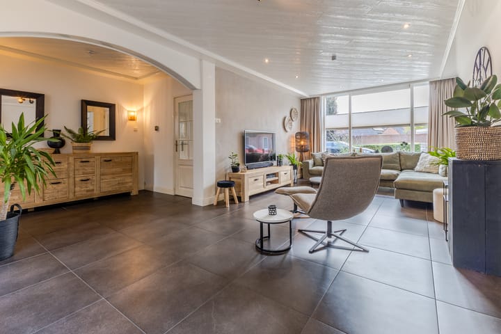 Foto 16 van Meidoornstraat 5