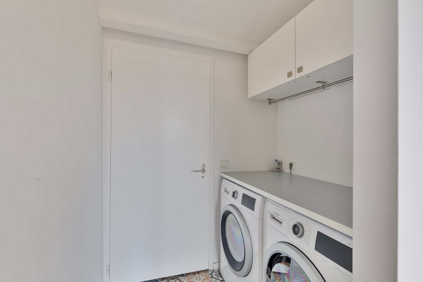 Foto 44 van Van der Lekstraat 10