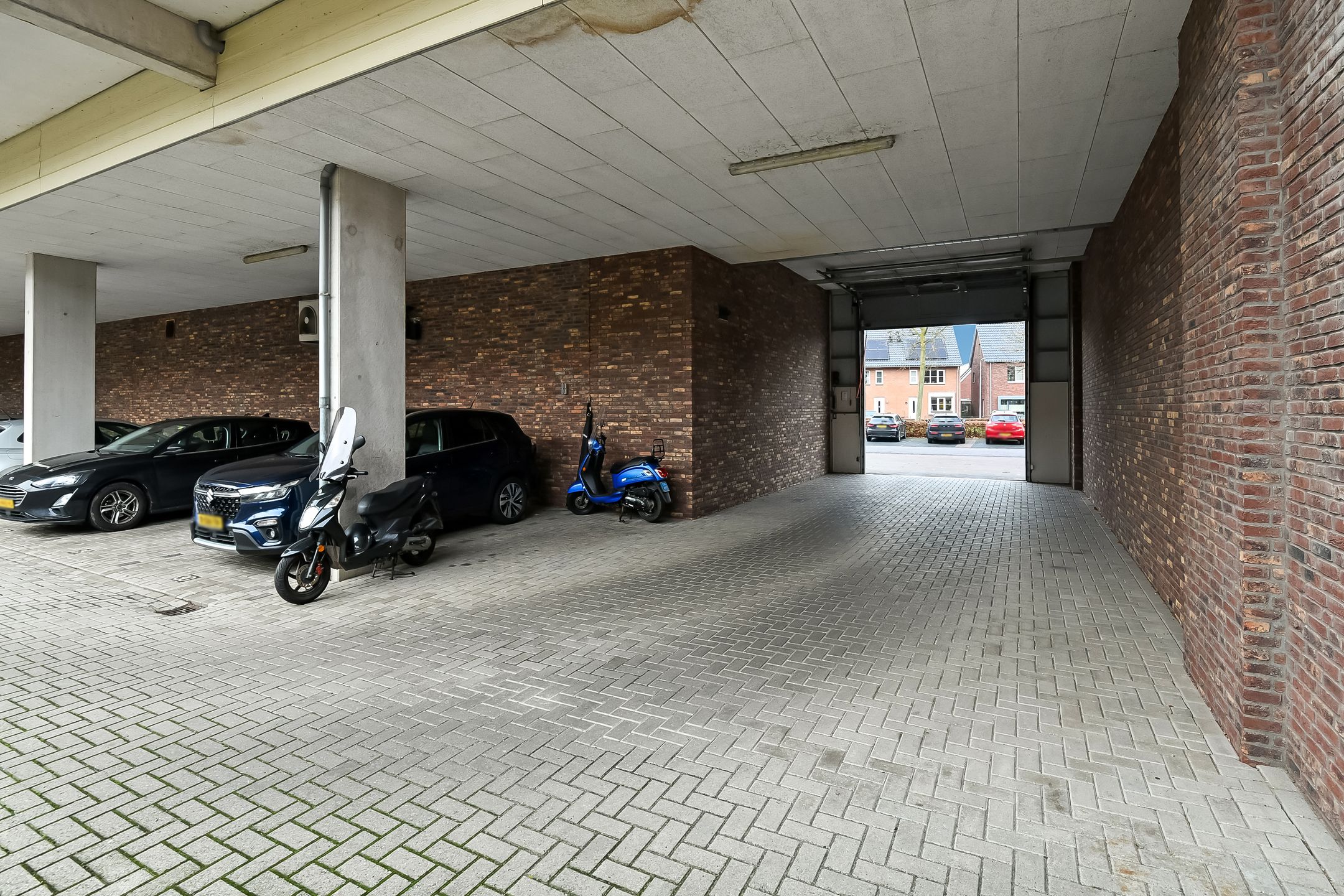 Foto 24 van Basilica 79