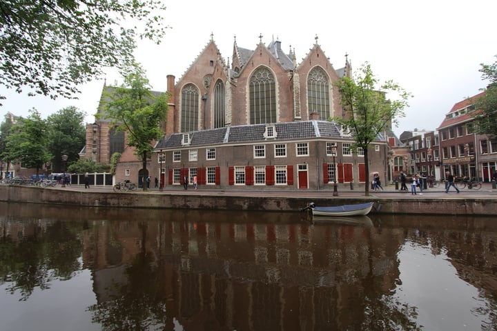 Oudezijds Voorburgwal 74