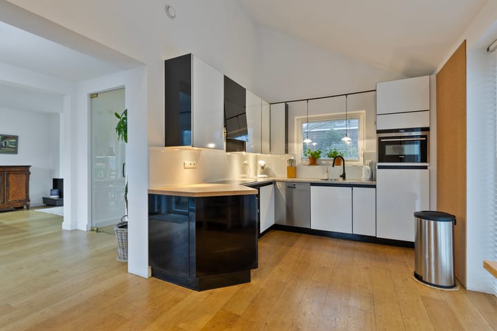 Foto 13 van Neutronstraat 22