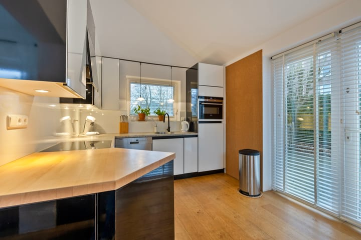 Foto 14 van Neutronstraat 22