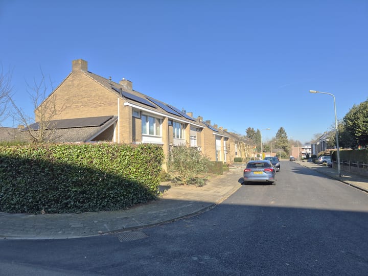 Foto 33 van Neutronstraat 22