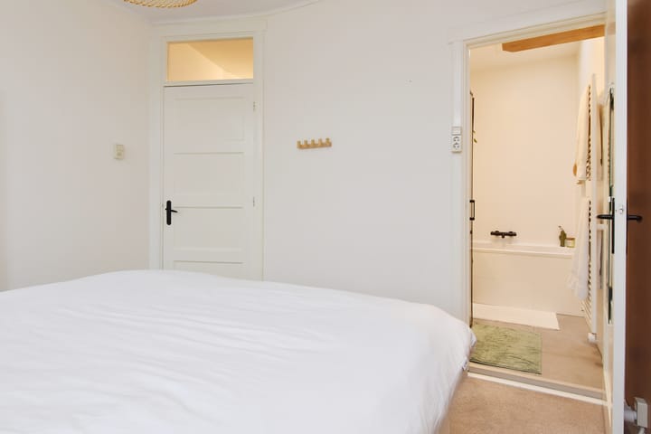 Foto 19 van Den Helderstraat 64