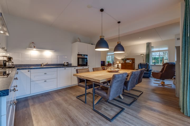 Photo 14 of Zuiderdiep 425