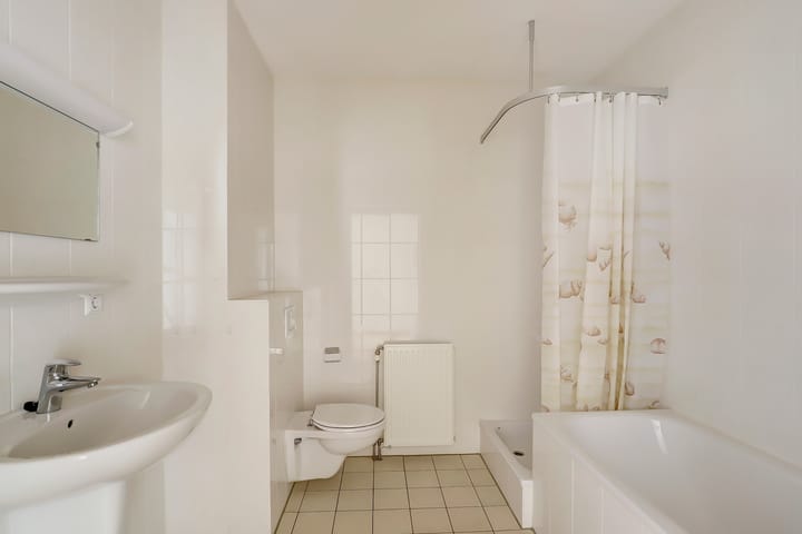 Photo 16 of Basiliekstraatje 24