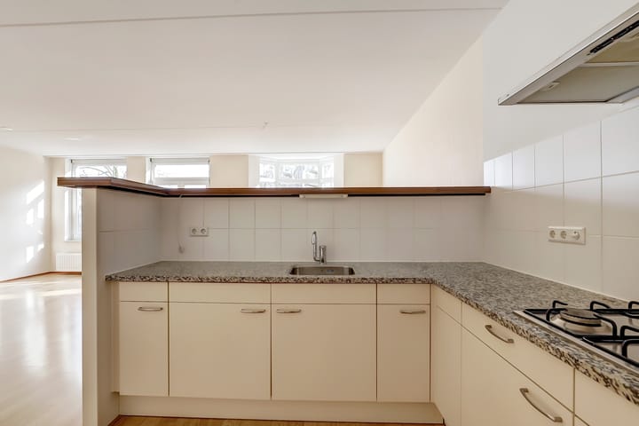 Photo 22 of Basiliekstraatje 24