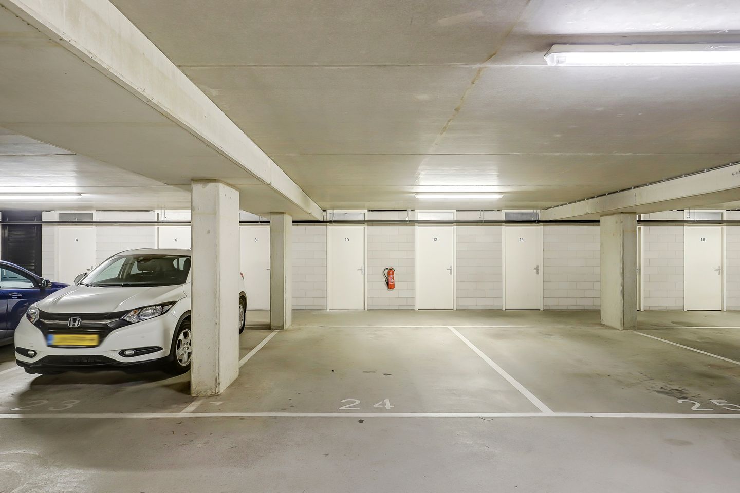 Photo 25 of Basiliekstraatje 24