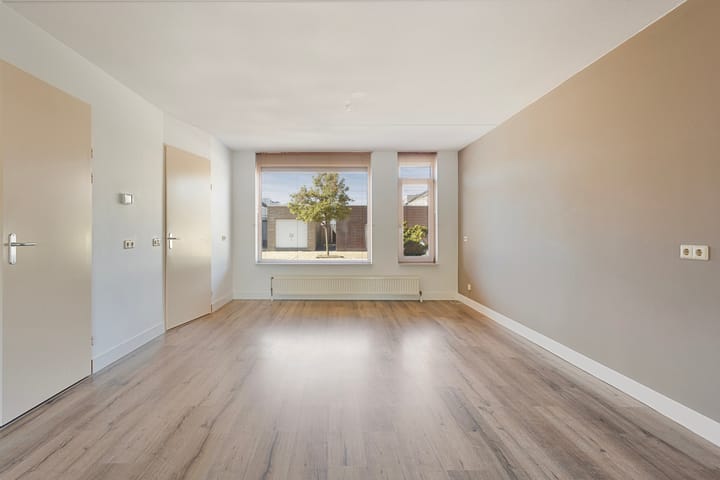 Foto 5 van G A Brederodestraat 10