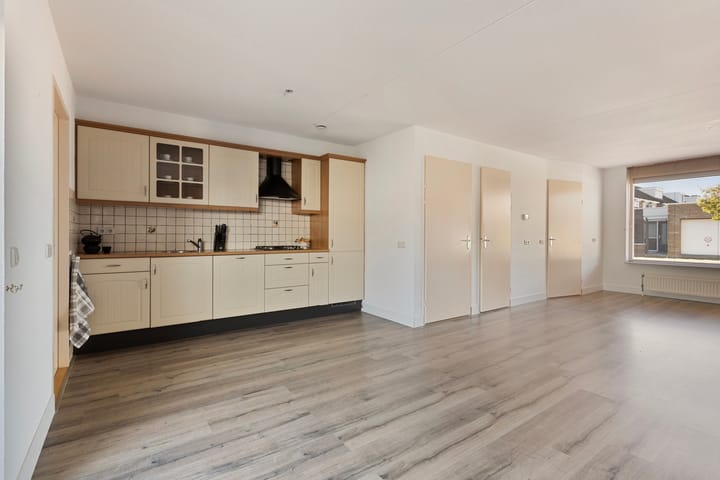 Foto 7 van G A Brederodestraat 10