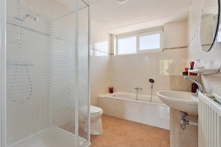 Foto 14 van G A Brederodestraat 10