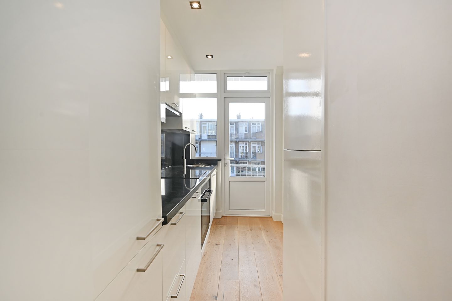 Photo 10 of Veenendaalkade 484