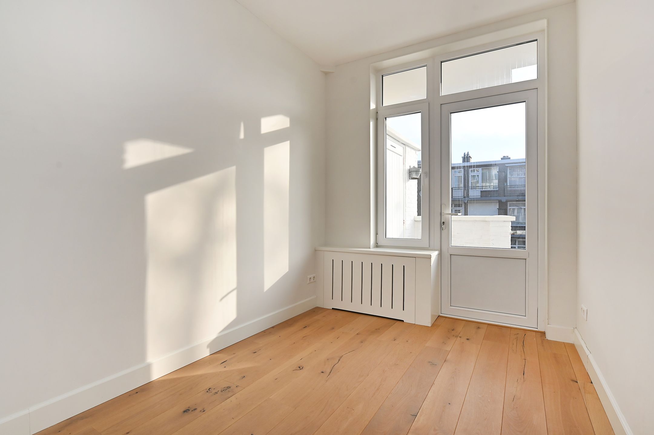 Photo 21 of Veenendaalkade 484