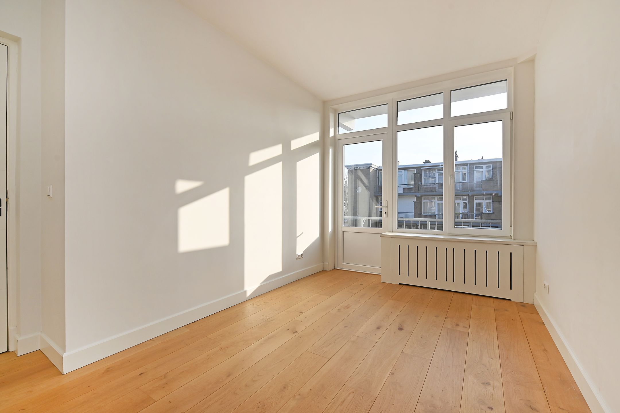 Photo 24 of Veenendaalkade 484