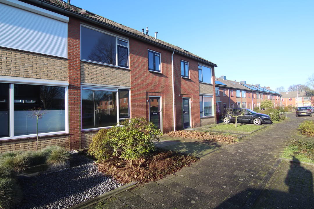 Photo 2 of Esdoornstraat 20